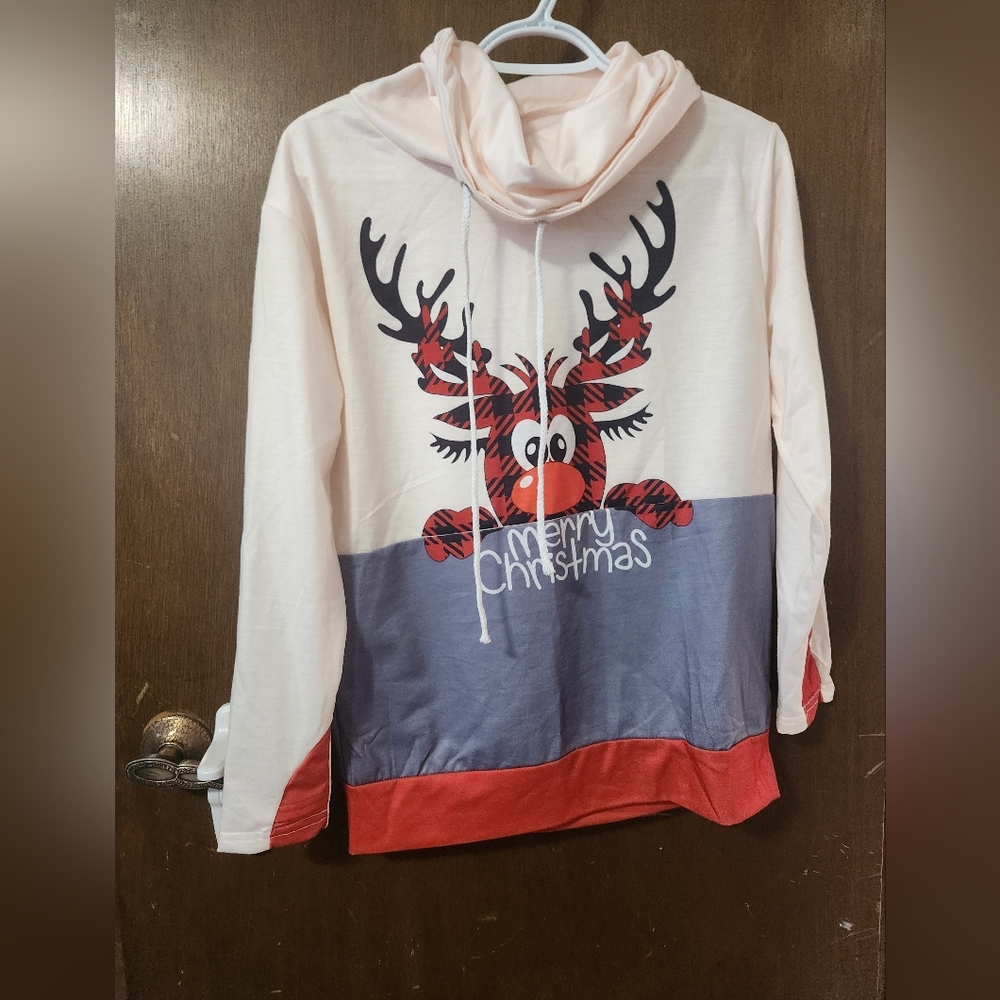 💥3for$15💥 NWOT Festive Reindeer Cowl Neck Top SMALL